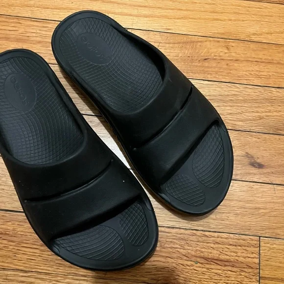 OOFOS OOahh Unisex Recovery Sandals - Picture 8 of 10